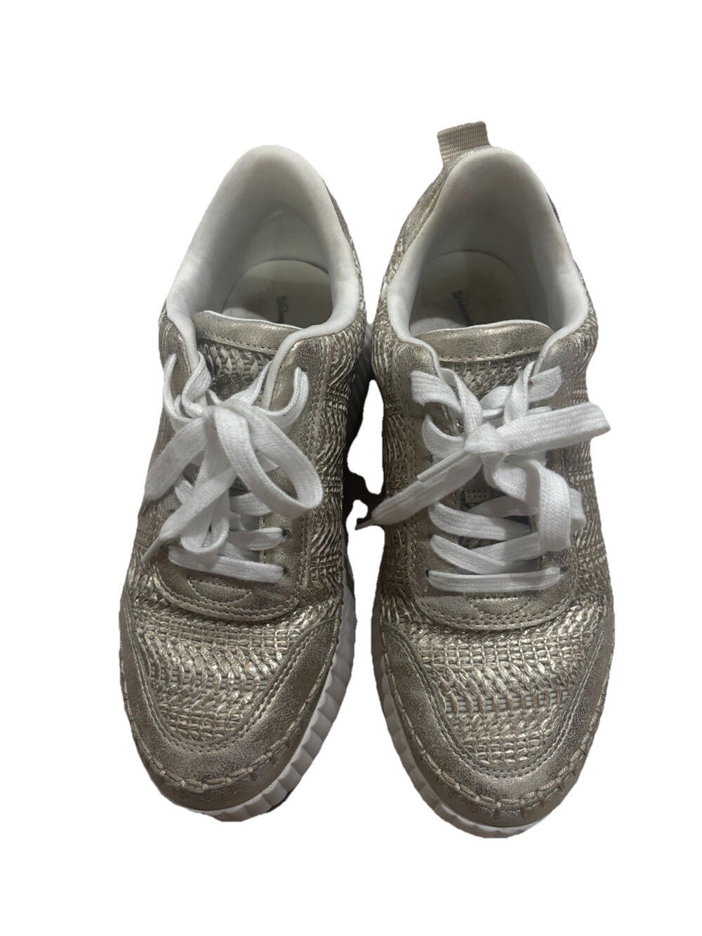 Universal Thread Gold Metallic Lace Up Lightweight Women's Sneakers - Picture 3 of 5